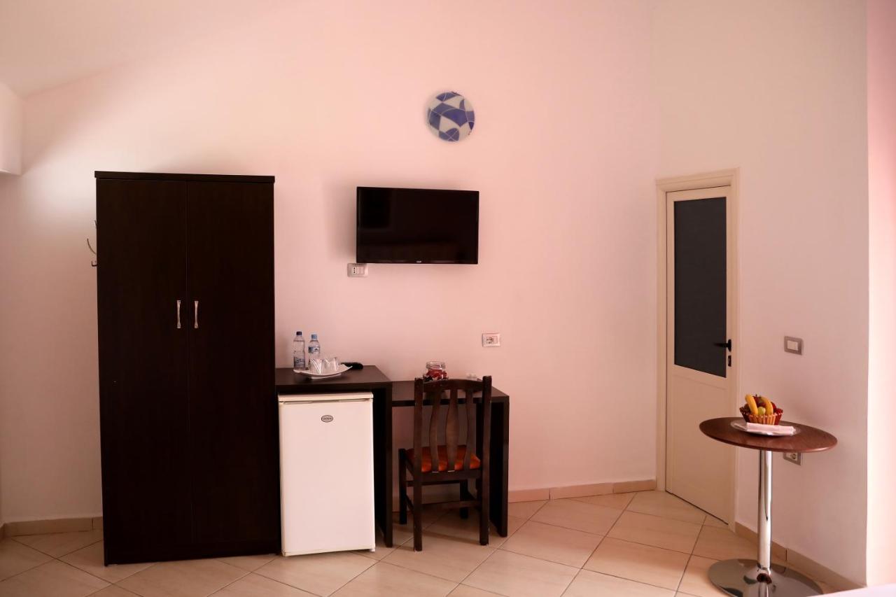Dolce Italia Residence Radhimë Exterior foto